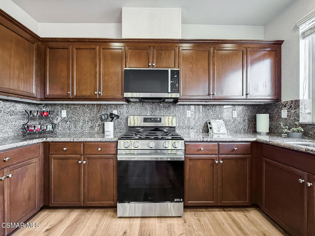 6838 Simmons Way Moorpark, CA 93021 - Photo 11 of 45