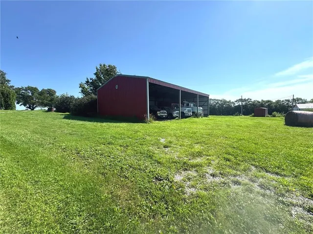 $850,000 | 24984 P Highway, Gallatin, MO 64640