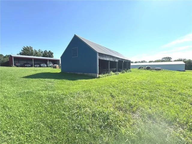 $850,000 | 24984 P Highway, Gallatin, MO 64640