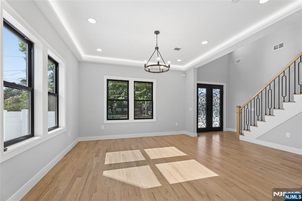 9 Cole Street Bergenfield, NJ 07621 - Photo 5 of 47