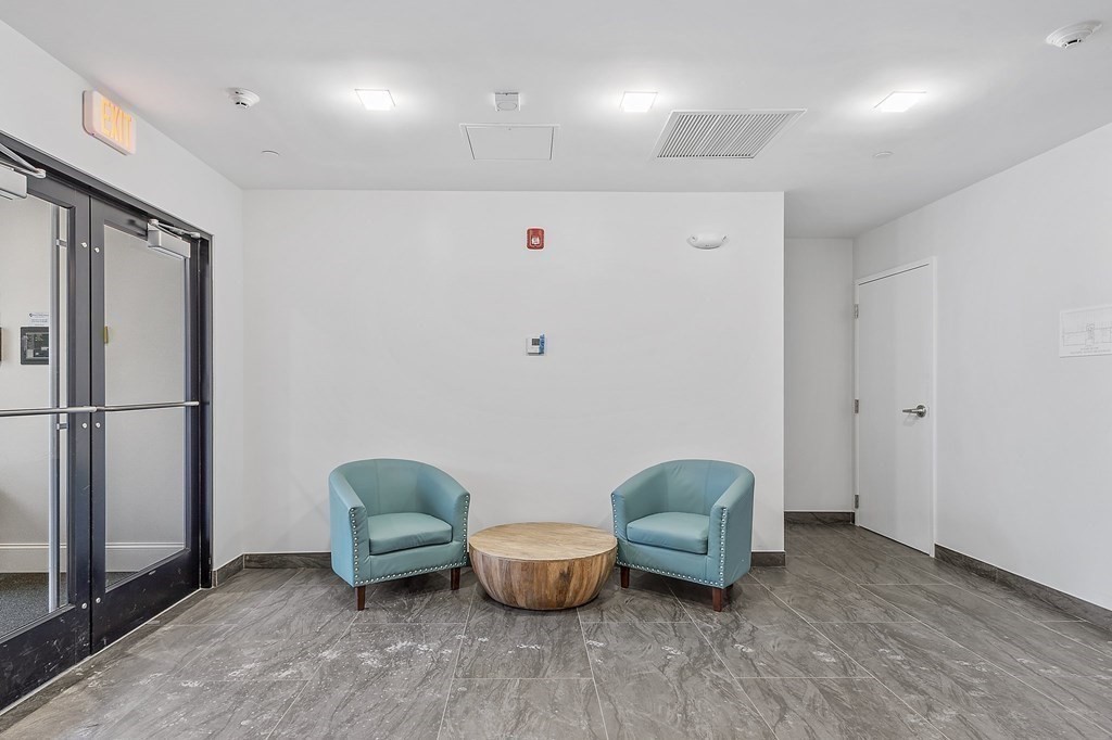 205 Maverick Street, Unit 201 Boston, MA 02128 - Photo 5 of 29