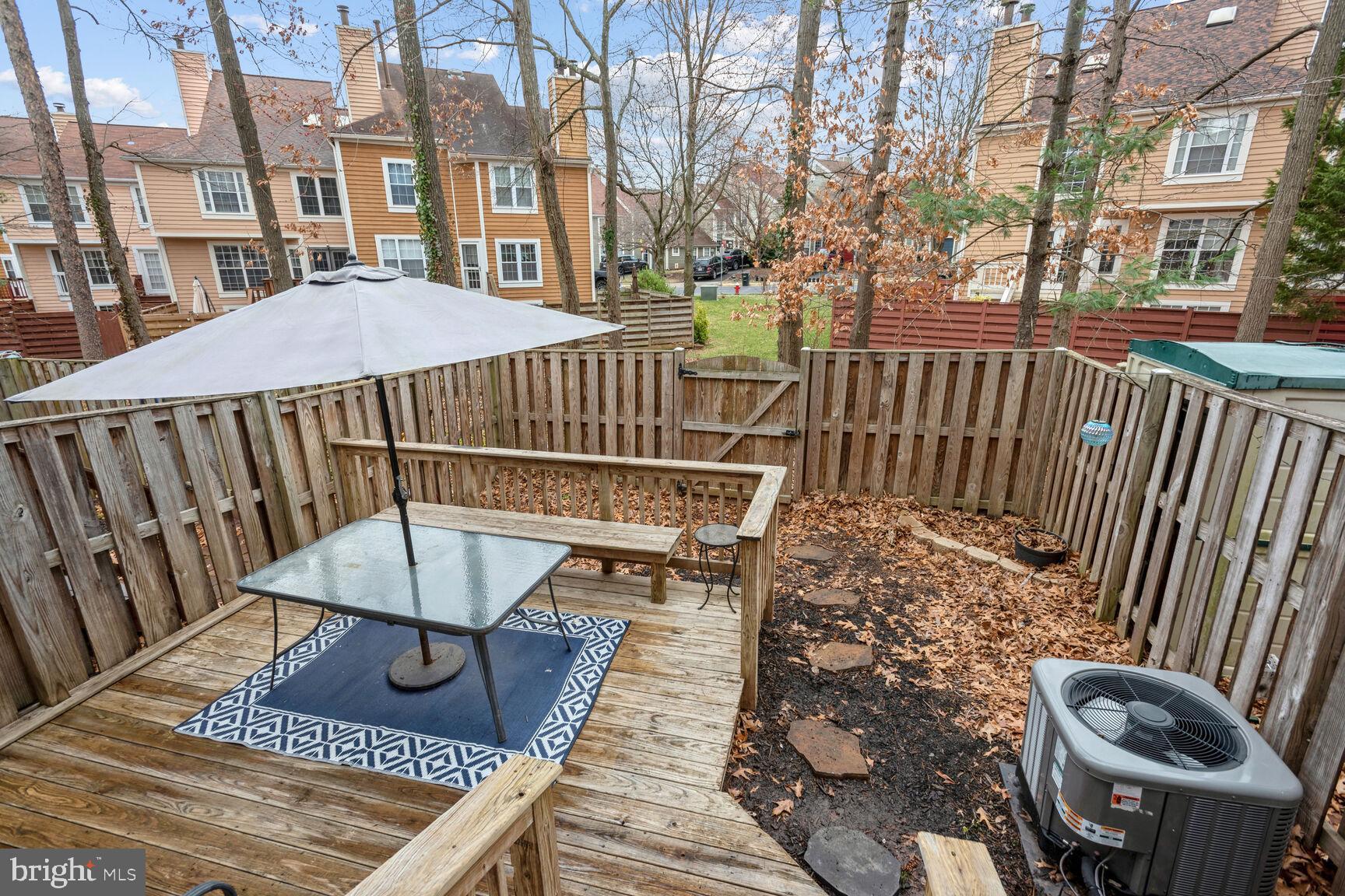 43862 Laburnum Square Ashburn, VA 20147 - Photo 18 of 27 Exterior Rear