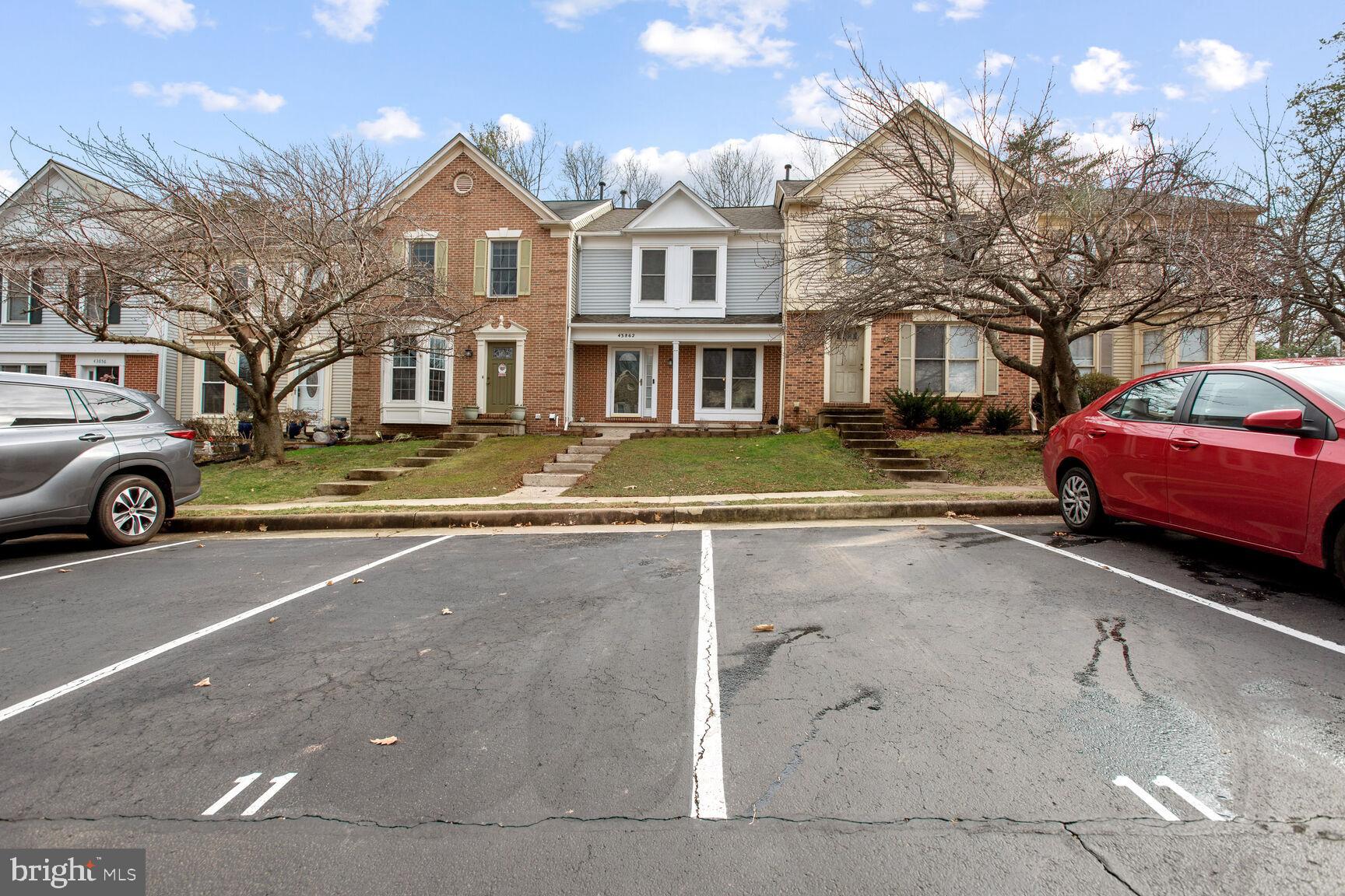 43862 Laburnum Square Ashburn, VA 20147 - Photo 23 of 27 Exterior Front