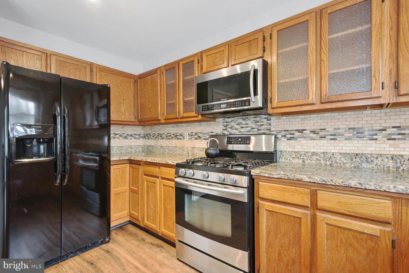 43862 Laburnum Square Ashburn, VA 20147 - Photo 8 of 27 Kitchen