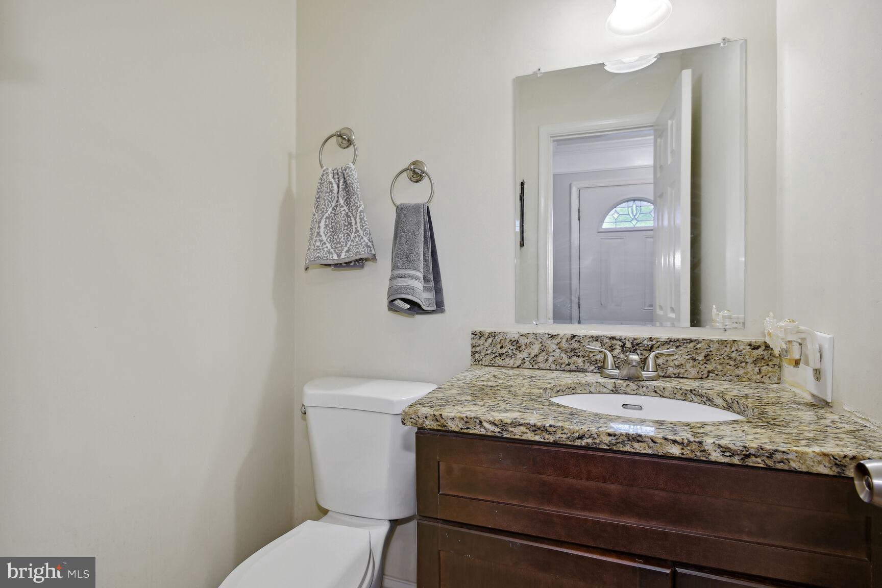 43862 Laburnum Square Ashburn, VA 20147 - Photo 10 of 27 Powder Room on Main Level