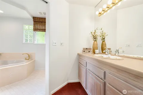 $1,285,000 | 19416 84th Avenue West, Edmonds, WA 98026