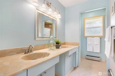 $1,285,000 | 19416 84th Avenue West, Edmonds, WA 98026