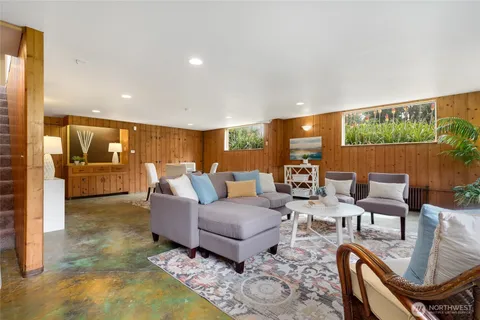 $1,285,000 | 19416 84th Avenue West, Edmonds, WA 98026