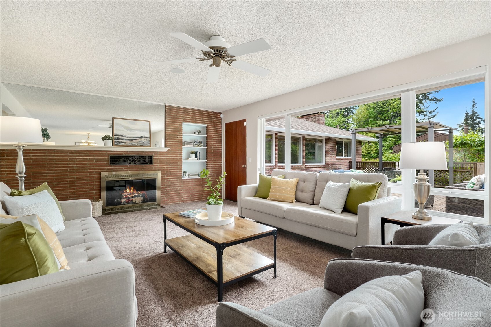 19416 84th Avenue West Edmonds, WA 98026 - Photo 4 of 36