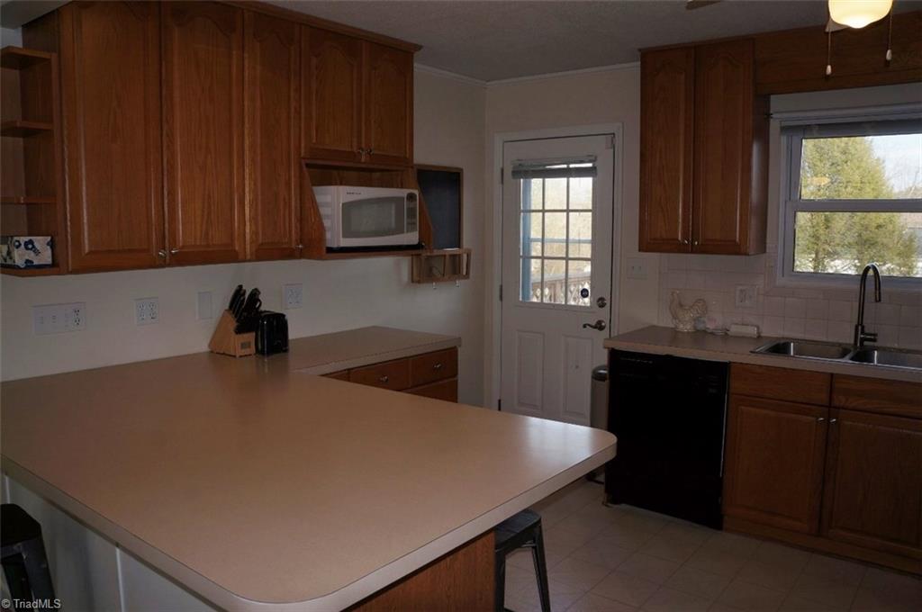 1079 Cresthaven Road Lewisville, NC 27023 - Photo 5 of 27 Gallery Image 5
