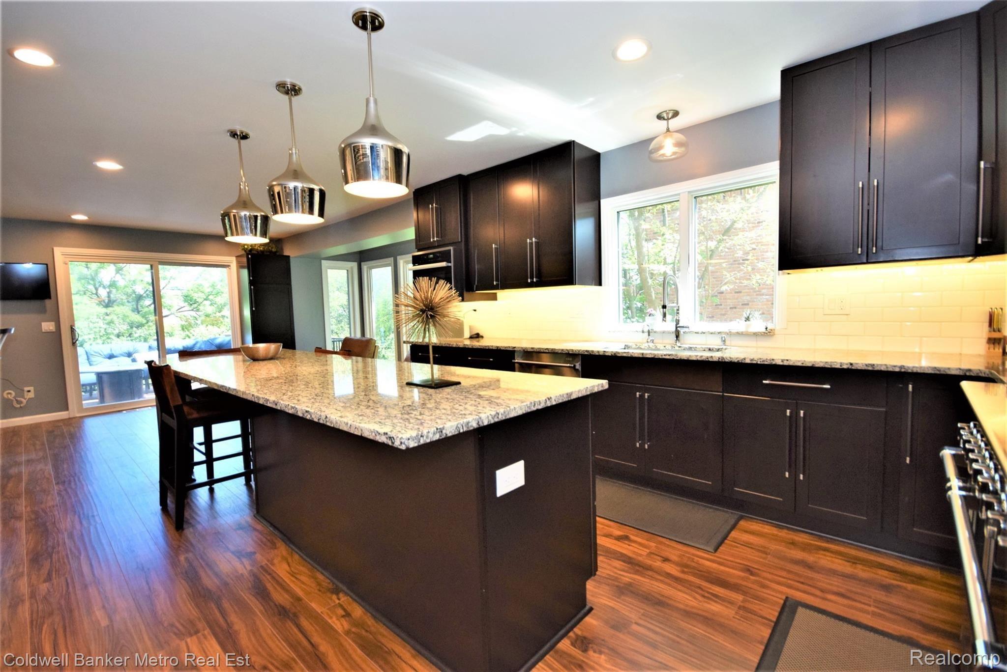 1803 Rapids Way Rochester, MI 48309 - Photo 16 of 63 Custom kitchen