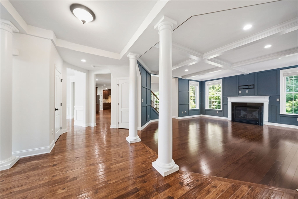 208 Mohawk Path Holliston, MA 01746 - Photo 9 of 35 Gallery Image 9