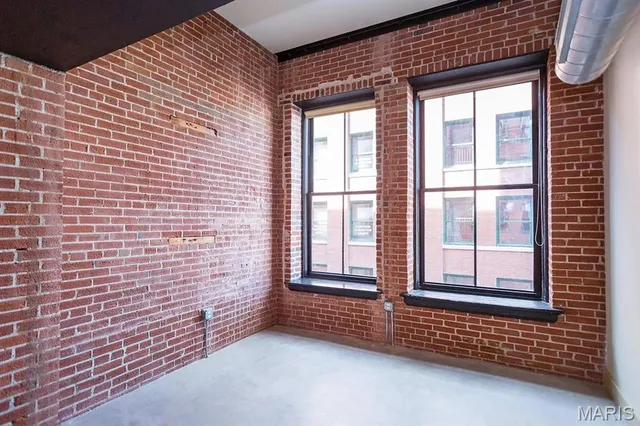 $1,895 | 1209 Washington Avenue, Unit 818, St. Louis, MO 63103