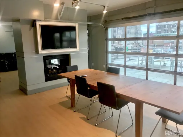 $1,895 | 1209 Washington Avenue, Unit 818, St. Louis, MO 63103