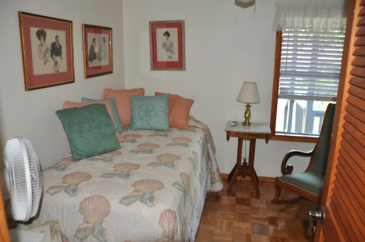 22 Osprey Road Key Largo, FL 33037 - Photo 12 of 19 Second Bedroom
