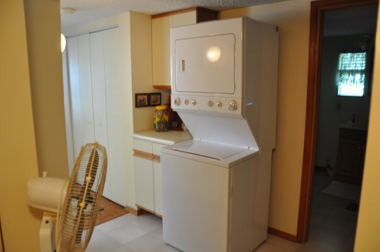 22 Osprey Road Key Largo, FL 33037 - Photo 18 of 19 Laundry