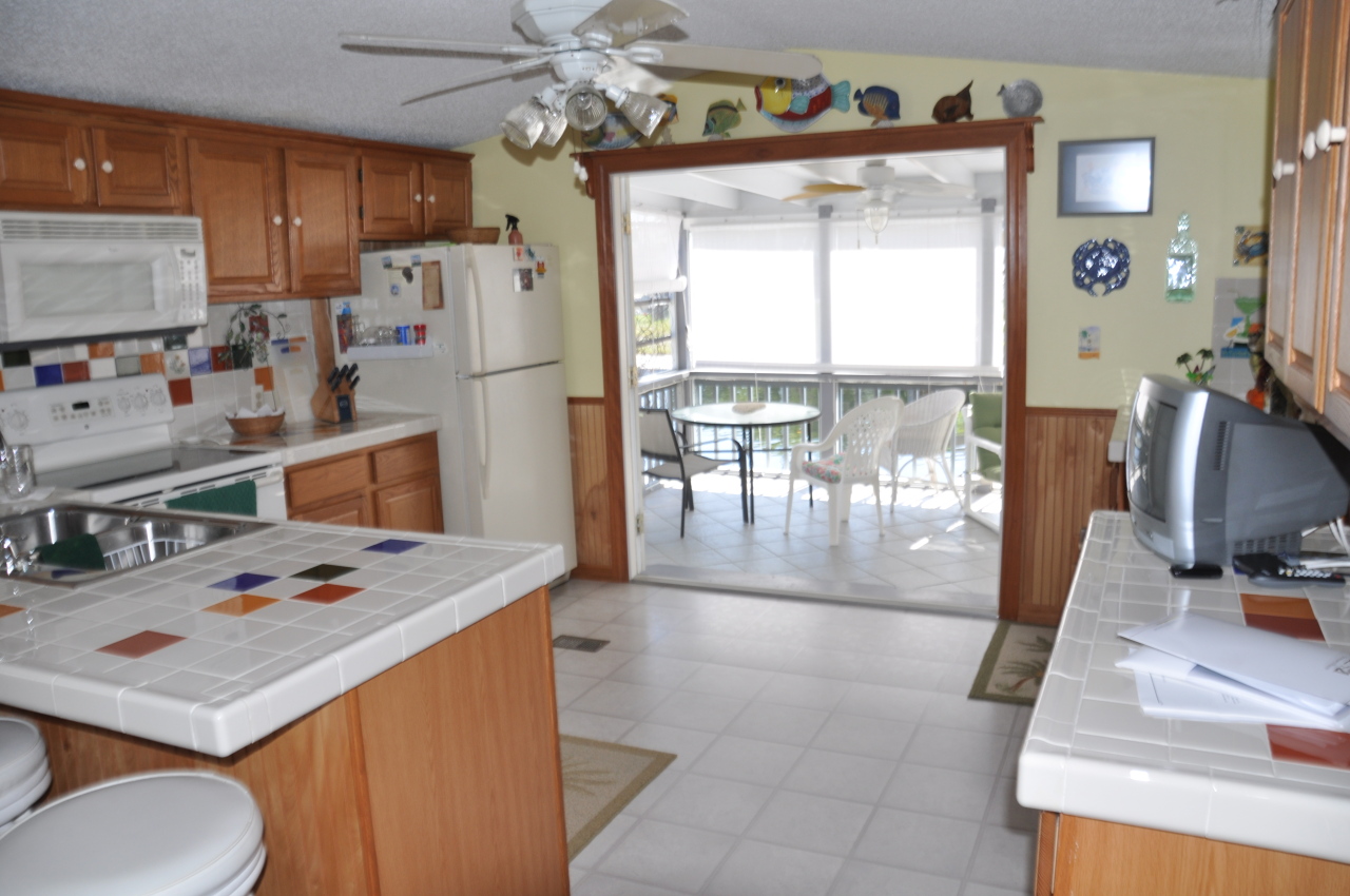 22 Osprey Road Key Largo, FL 33037 - Photo 8 of 19 Kitchen View 2