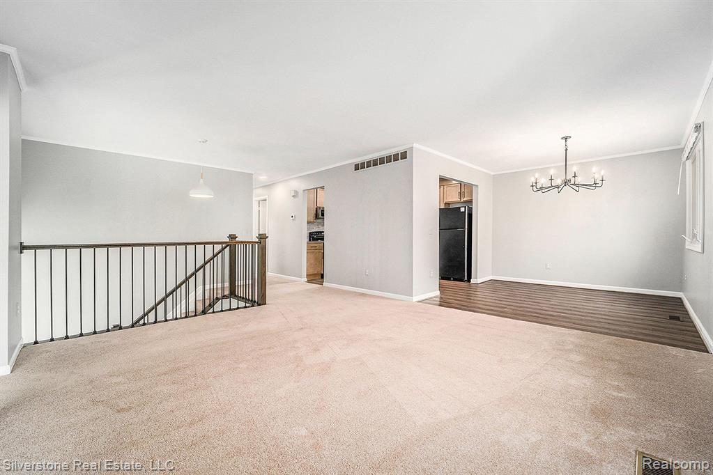 804 Dickson Lane Rochester Hills, MI 48307 - Photo 7 of 24