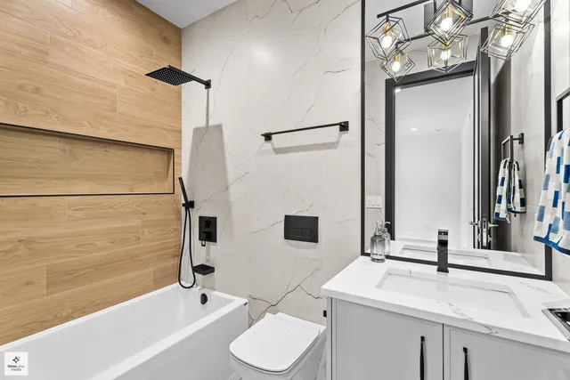 $2,849,000 | 3005 Highland Road, Northbrook, IL 60062