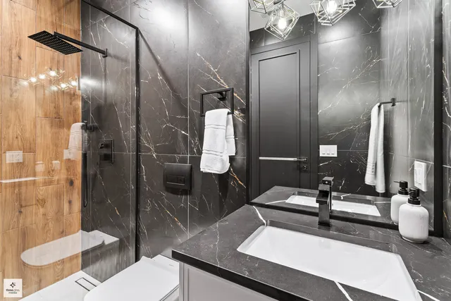 $2,849,000 | 3005 Highland Road, Northbrook, IL 60062