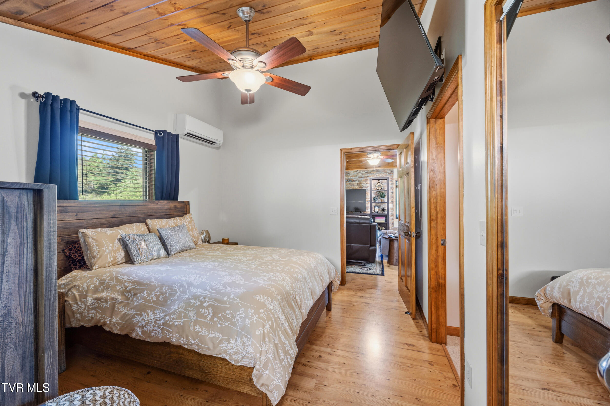 3427 Bill Douglas Road Newport, TN 37821 - Photo 21 of 50 9_bedroom-6