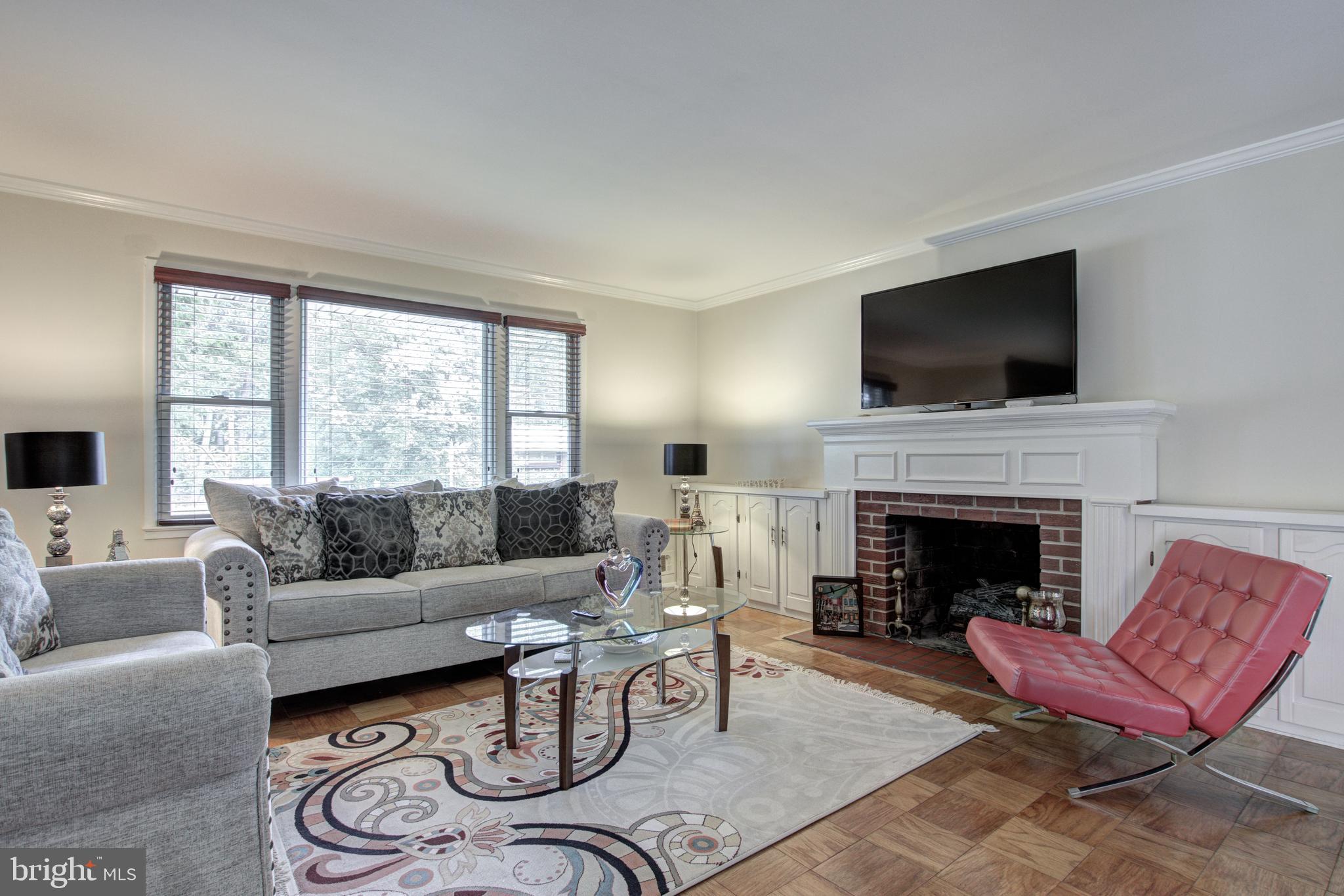 7617 Elgar Street Springfield, VA 22151 - Photo 4 of 44 Gallery Image 4