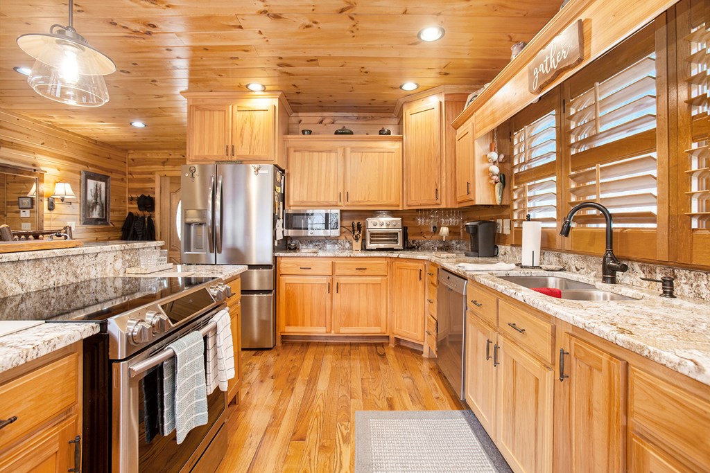 226 Shepherds Walk Morganton, GA 30560 - Photo 8 of 43 Gallery Image 8