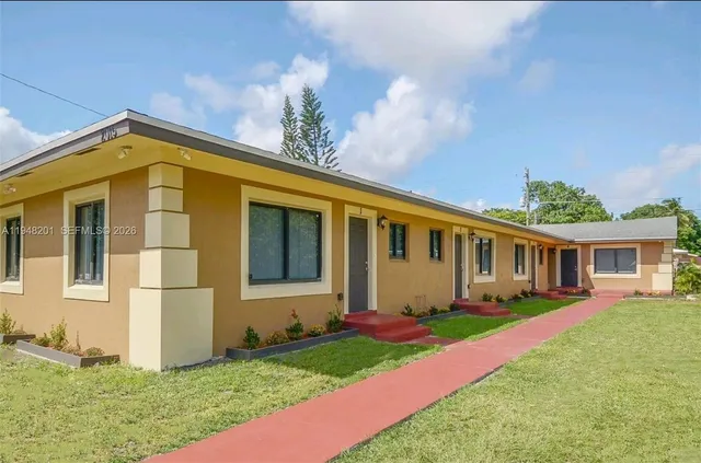 $1,725 | 2015 Funston Street, Unit XX, Hollywood, FL 33020