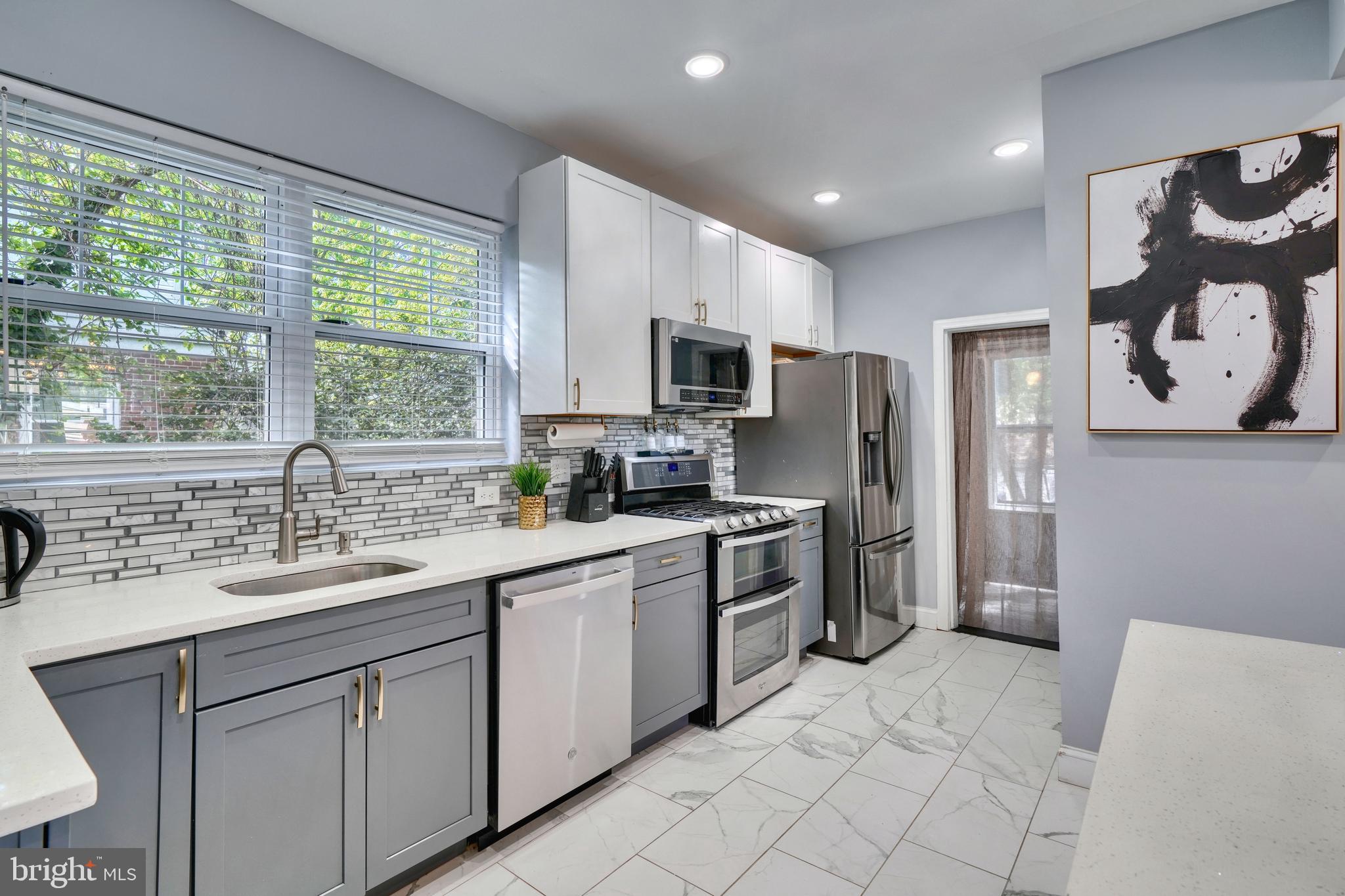 3901 Biddison Lane Baltimore, MD 21206 - Photo 11 of 42