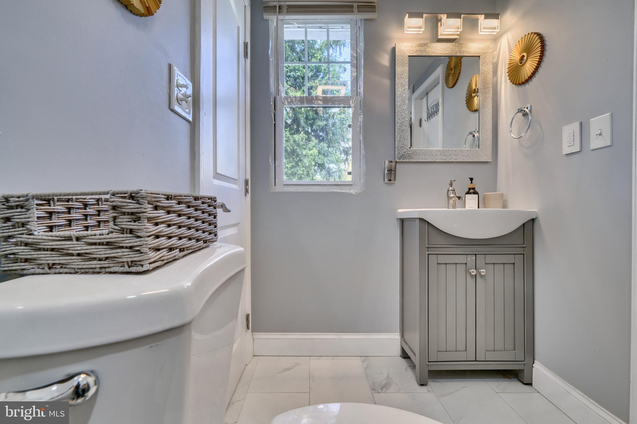 3901 Biddison Lane Baltimore, MD 21206 - Photo 18 of 42