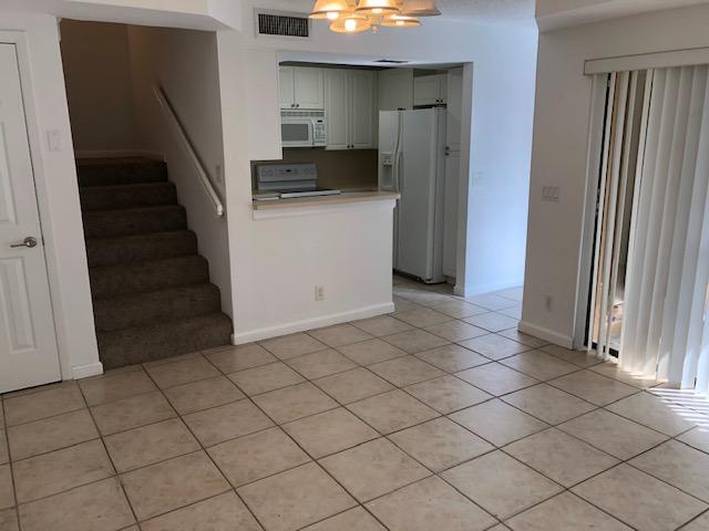 8177 Thames Boulevard, Unit D Boca Raton, FL 33433 - Photo 10 of 18 living area2