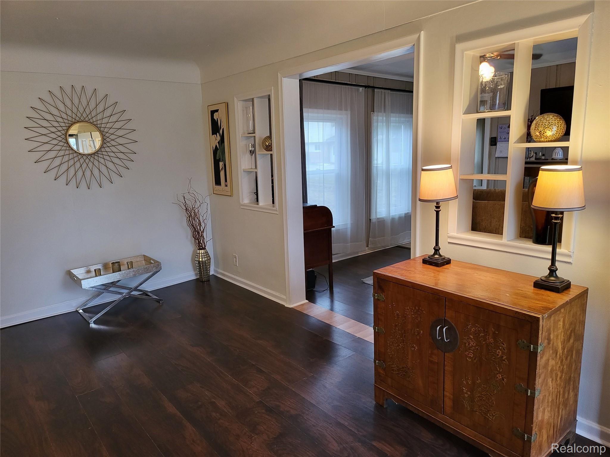 2239 Roslyn Road Grosse Pointe, MI 48236 - Photo 15 of 32 20220113_143743.jpg
