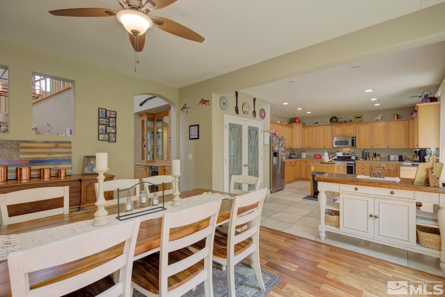 1786 Back Country Road Reno, NV 89521 - Photo 8 of 31 a large kitchen with a table and chairs