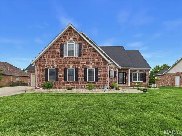 $560,000 | 432 Marbleton Circle, O'Fallon, IL 62269