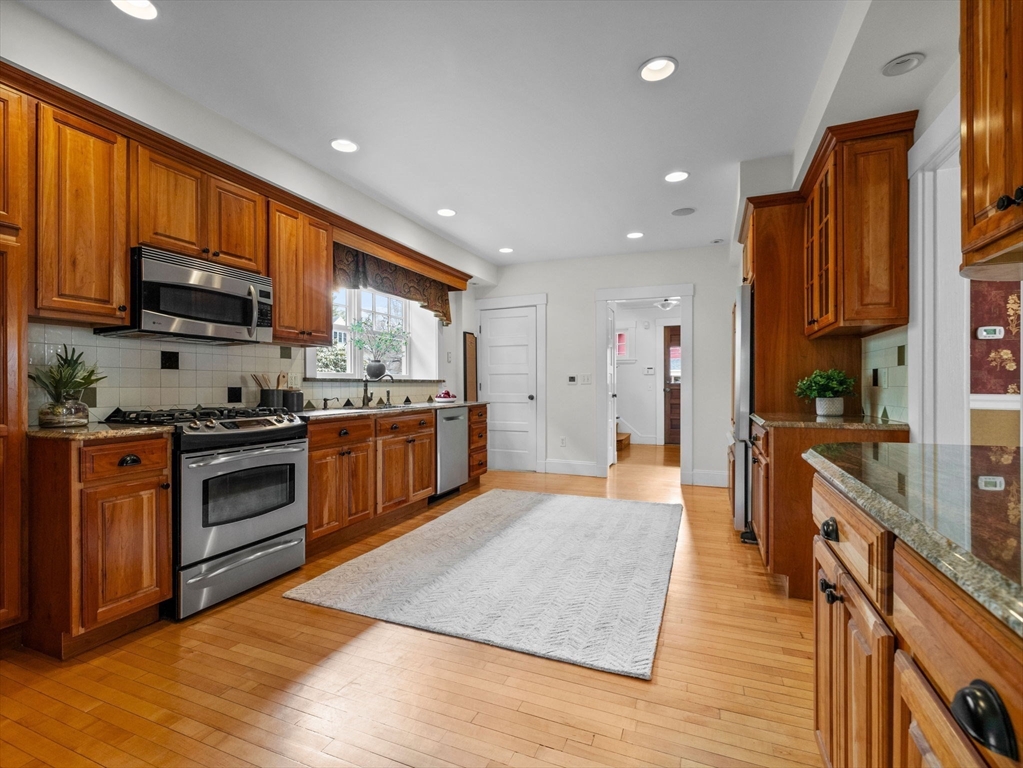 4 Middlesex Street Wellesley, MA 02482 - Photo 10 of 22