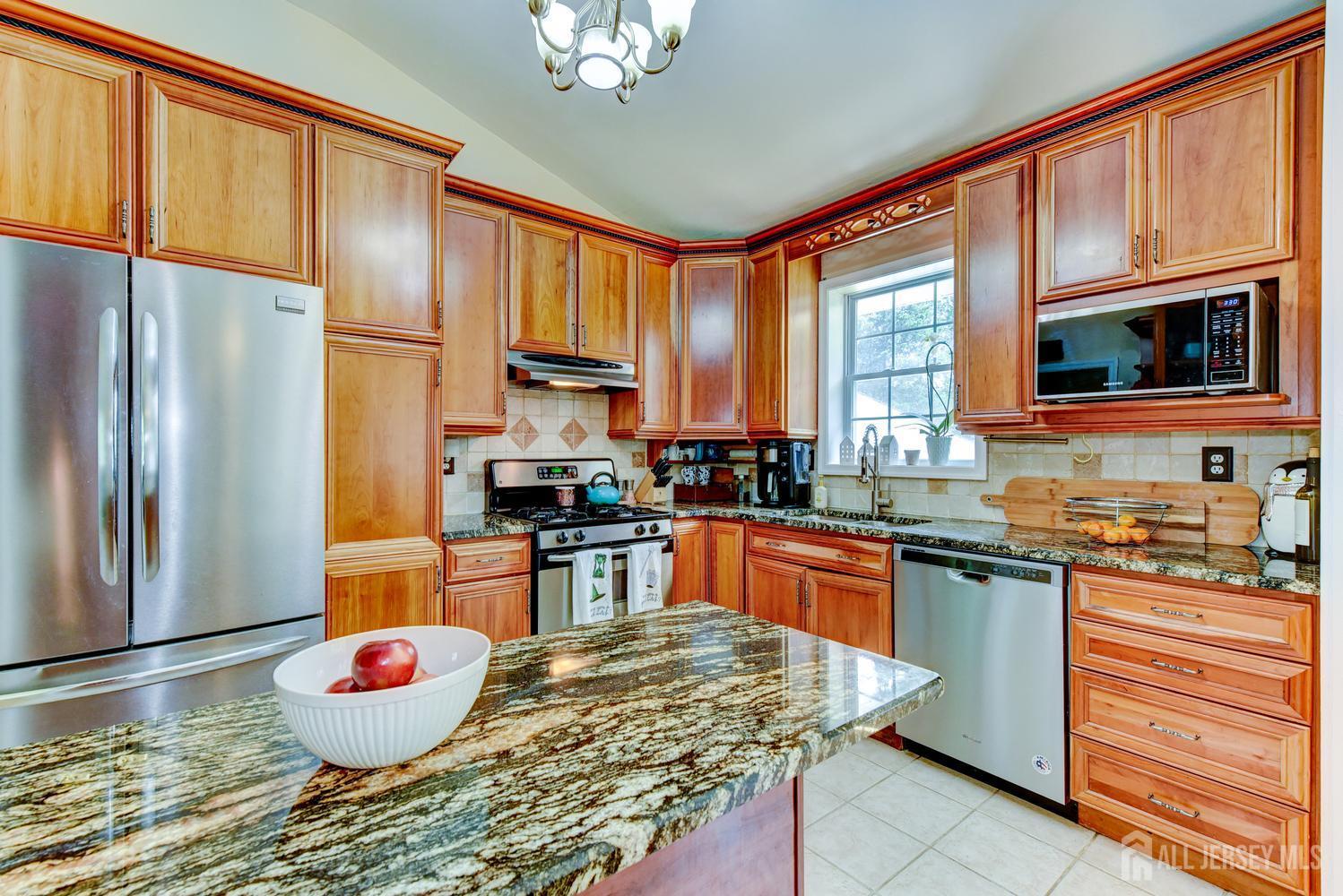 17 Sand Road Milltown, NJ 08850 - Photo 13 of 36