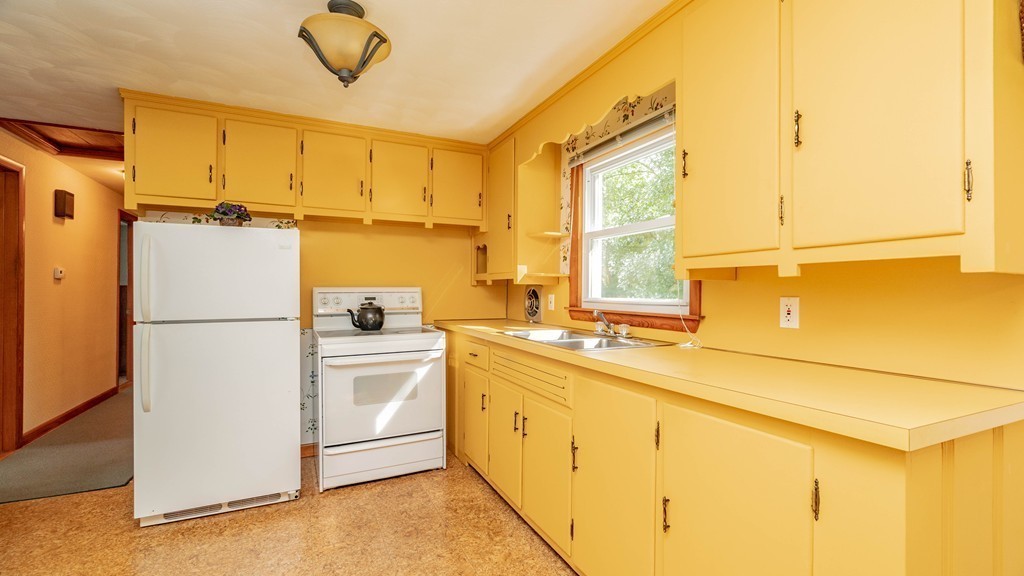 170 Shaker Road Westfield, MA 01085 - Photo 13 of 23 Gallery Image 13