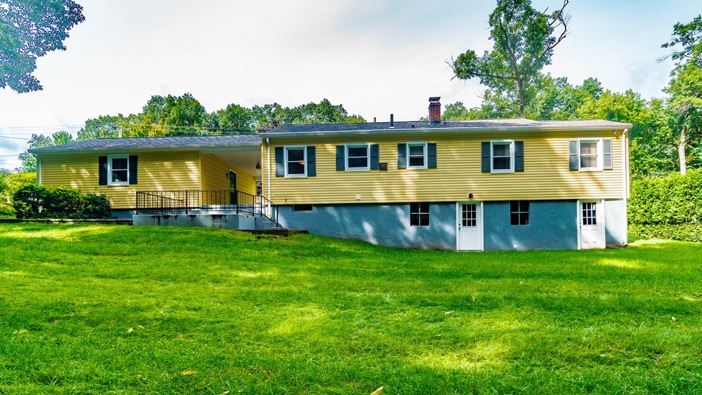 170 Shaker Road Westfield, MA 01085 - Photo 4 of 23 Gallery Image 4