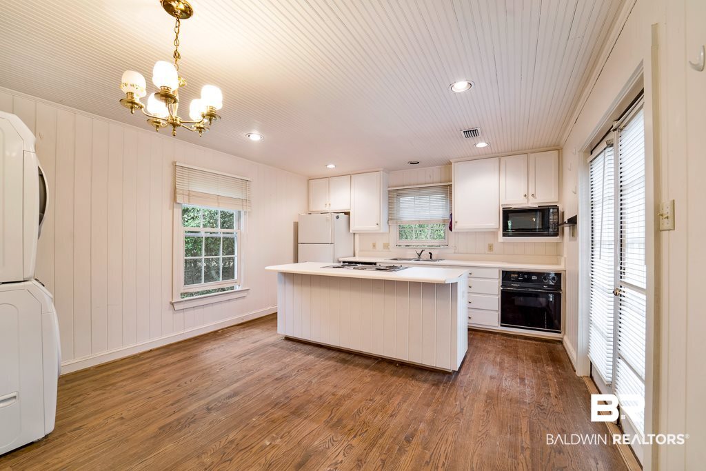 2355 Venetia Road Mobile, AL 36605 - Photo 47 of 48 Guest House Kitchen Breakfast