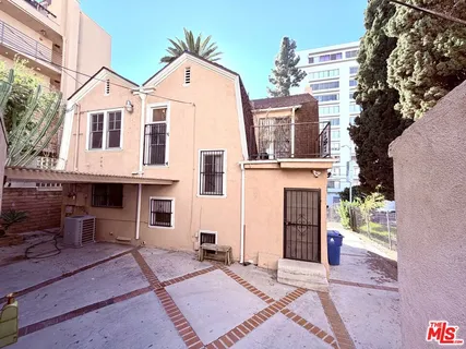 $4,300 | 6551 Franklin Avenue, Los Angeles, CA 90028