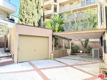 $4,300 | 6551 Franklin Avenue, Los Angeles, CA 90028