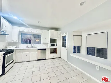 $4,300 | 6551 Franklin Avenue, Los Angeles, CA 90028