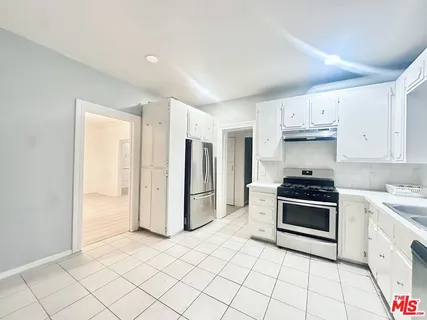 $4,300 | 6551 Franklin Avenue, Los Angeles, CA 90028