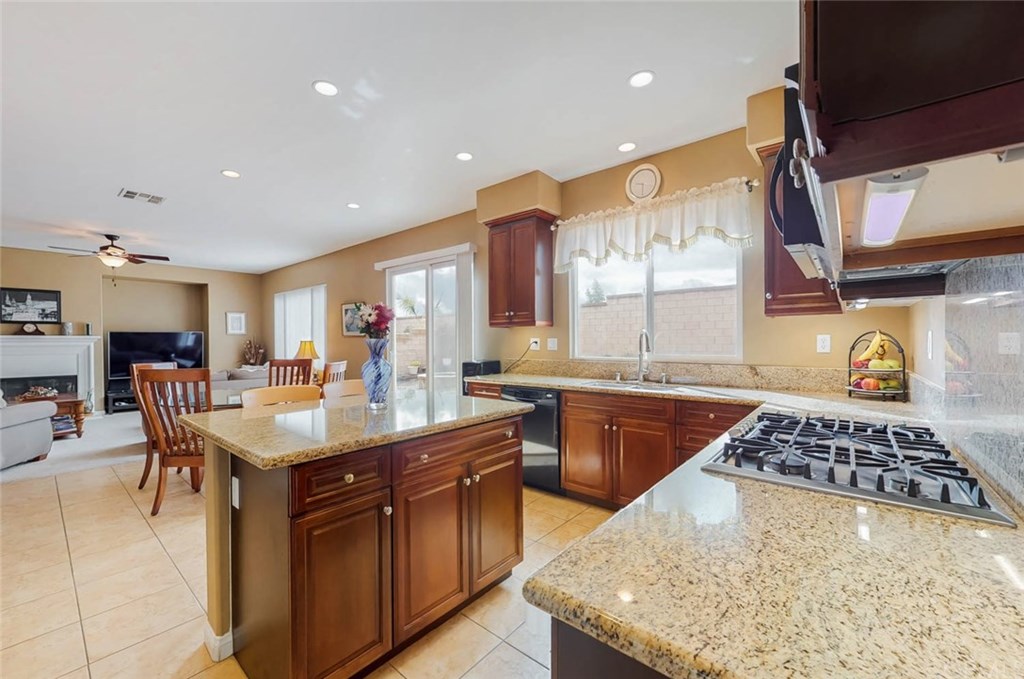 27641 Lanham Street Menifee, CA 92584 - Photo 4 of 23