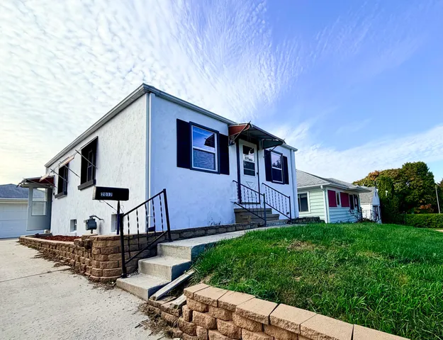 $189,900 | 2017 South 97th Street, West Allis, WI 53227