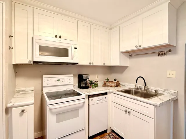 $189,900 | 2017 South 97th Street, West Allis, WI 53227