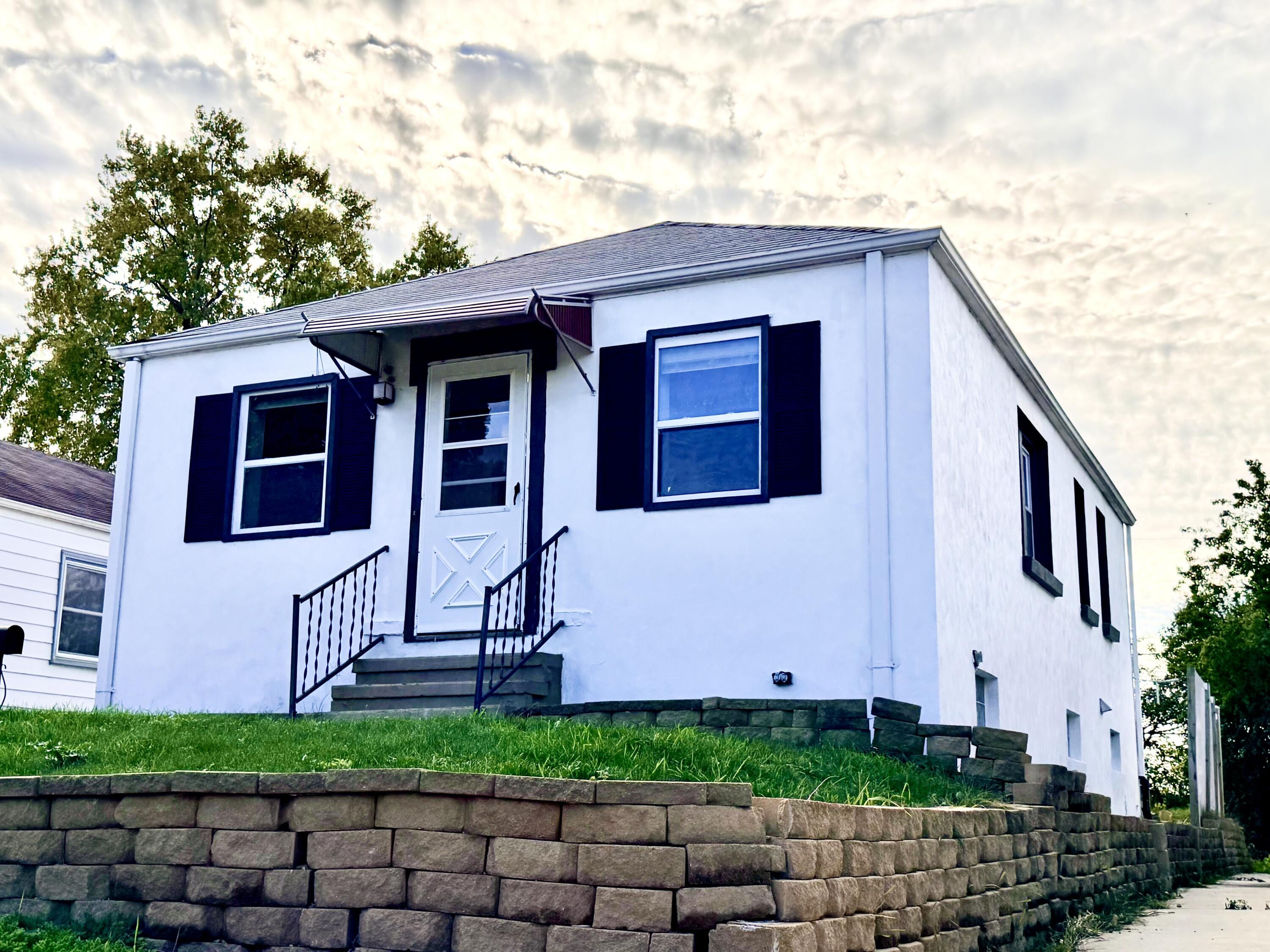 2017 South 97th Street West Allis, WI 53227 - Photo 4 of 25 Side View