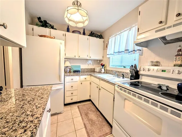 $99,000 | 2453 Flamingo Boulevard, Unit K33, Bradenton, FL 34207