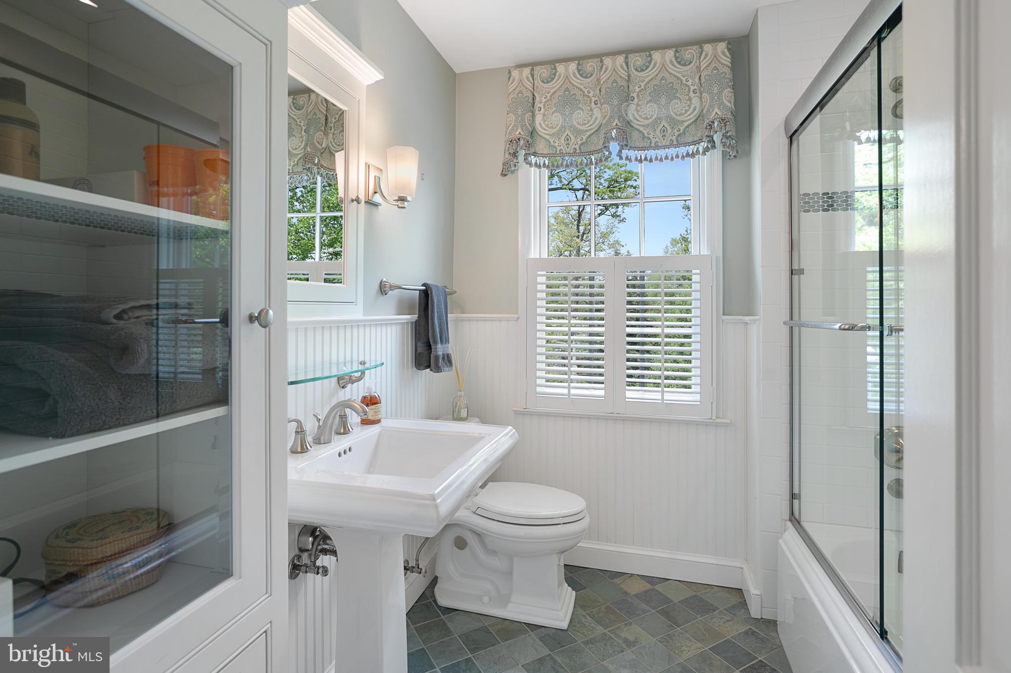 2814 R Street Northwest Washington, DC 20007 - Photo 31 of 46