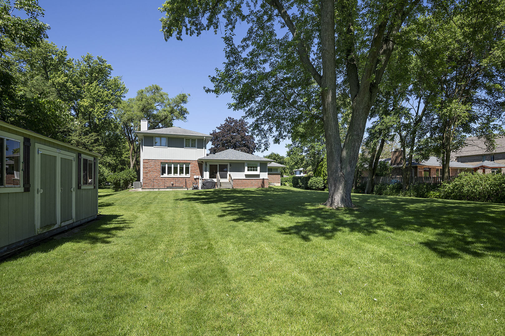 249 Spruce Road Northbrook, IL 60062 - Photo 3 of 47